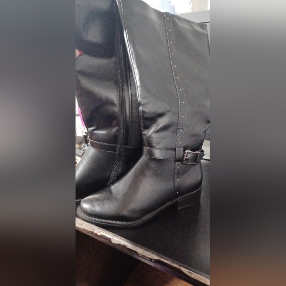 NWOT cloud walker boots from avenue - Picture 1 of 7